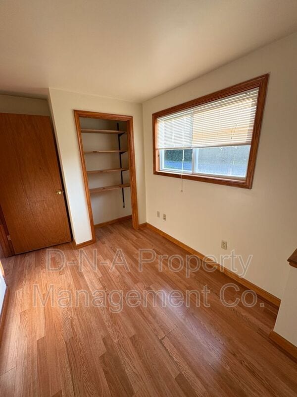 Building Photo - 2843 Bartonsville Ave