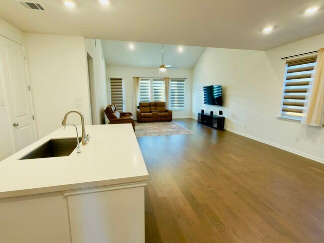 Building Photo - 113 Anejo Blf Ct