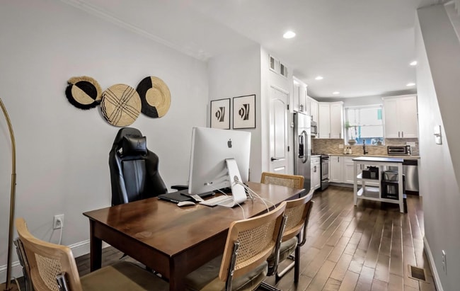 Building Photo - PERFECT FOR STUDENTS!  Jewel of a home in Remington - new renovation