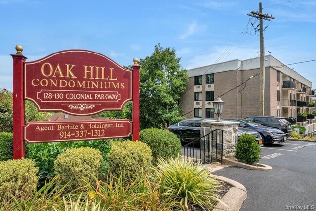 Primary Photo - 128 Colonial Pkwy