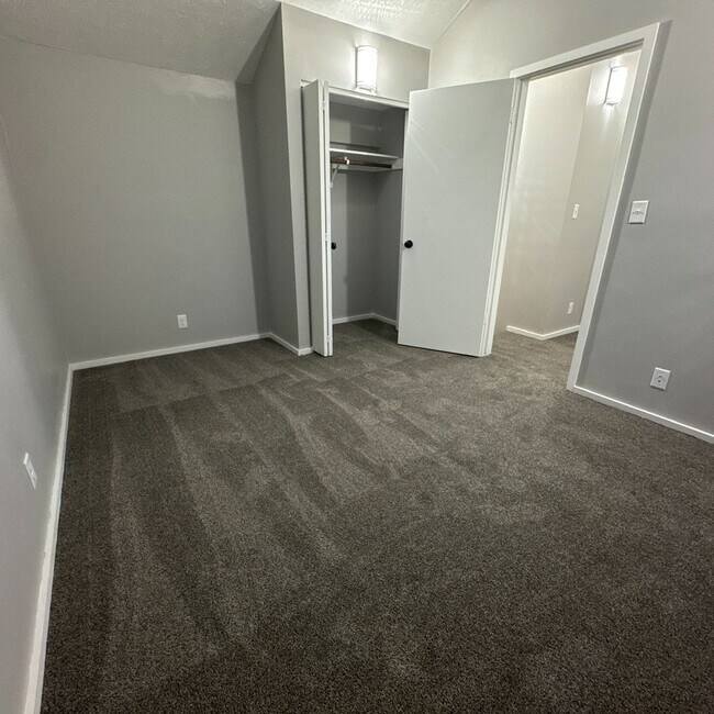 Building Photo - Luxurious 2-Bedroom Apartments with Modern...