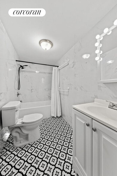 Building Photo - 91 Somers St