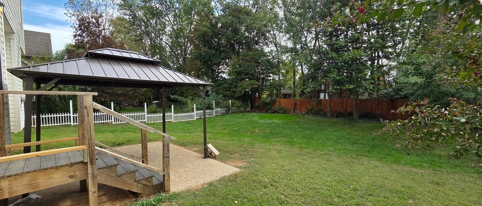 Building Photo - 13606 Saddlecreek Dr