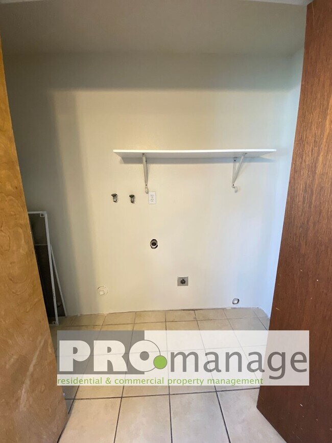 Building Photo - 2 bed / 1 bath apartment in Idaho Falls