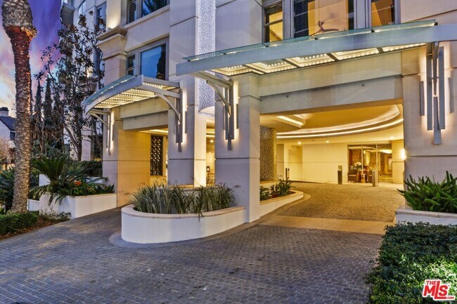 Building Photo - 10700 Wilshire Blvd