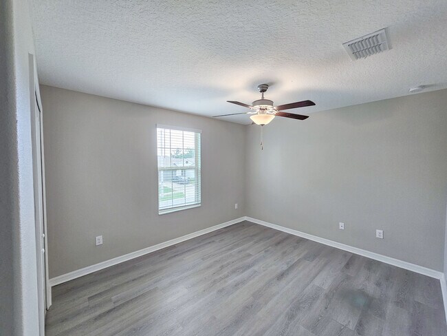 Building Photo - 10520 Strawberry Tetra Dr