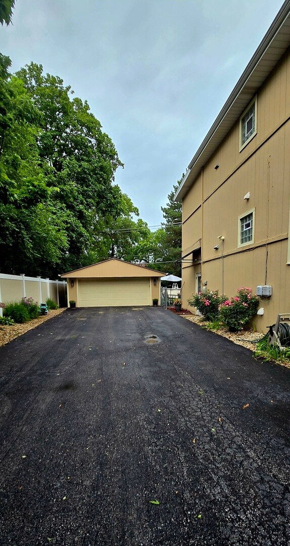 Building Photo - 8518 Rockefeller Ave