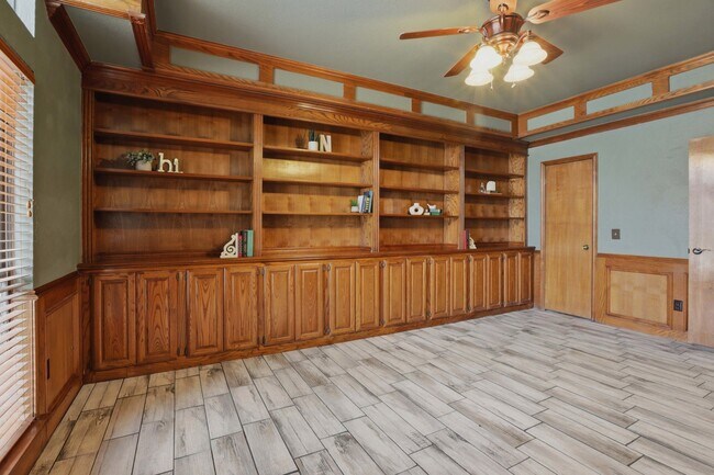 Building Photo - 14125 Osage Dr