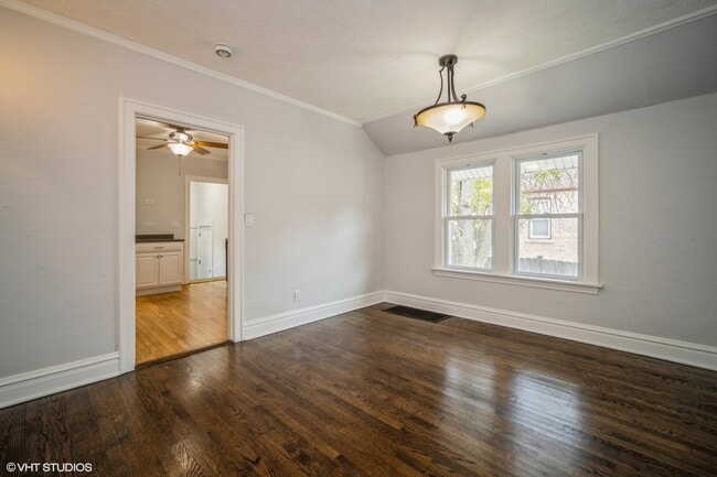Building Photo - 1020 Rose Ave