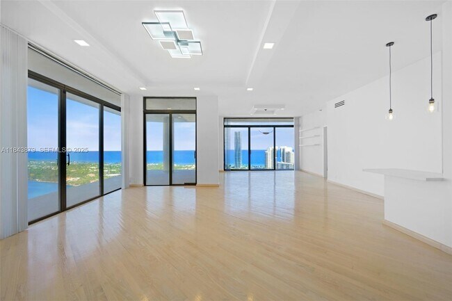 Building Photo - 19355 Turnberry Way