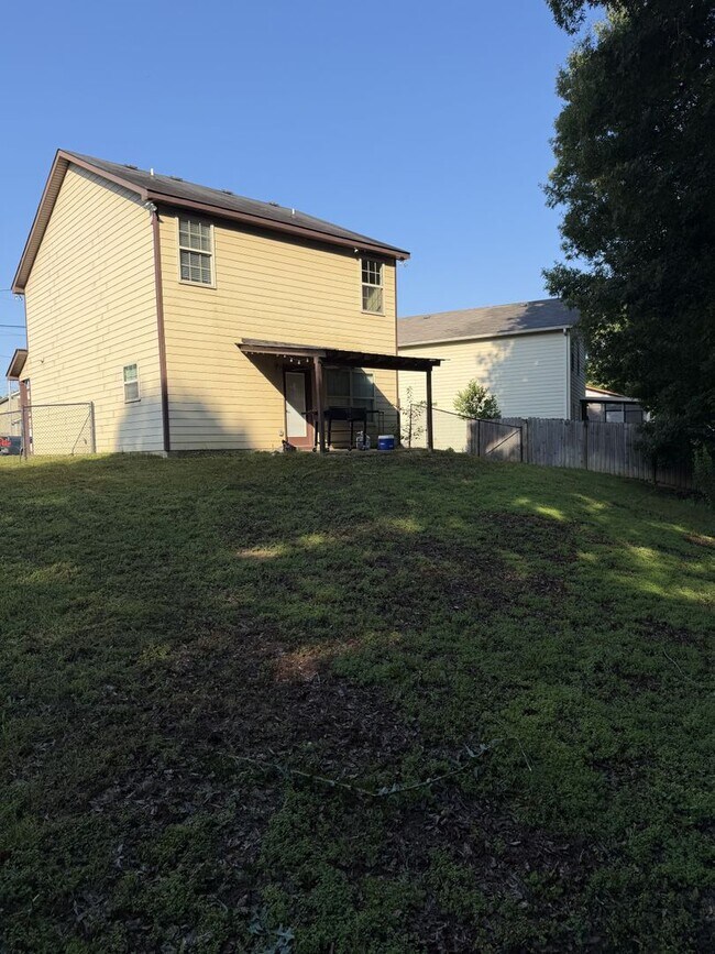 Building Photo - 20 Mill pond Ct