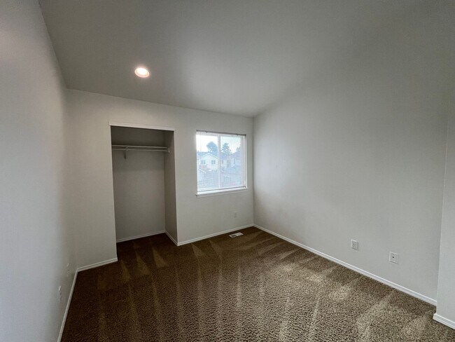 Building Photo - Updated 3 Bedroom Home Near Barkley Village