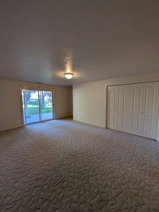 Building Photo - 1366 Delphic Way