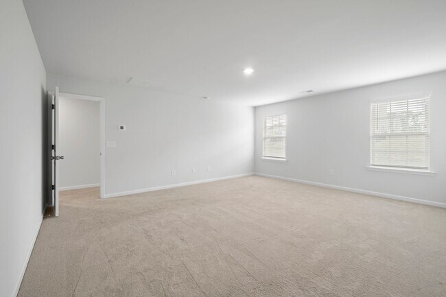 Building Photo - This Beautiful 4 Bedrooms, 2.5 Bathrooms i...