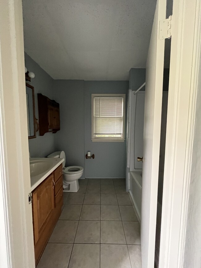 Building Photo - 9 Cowing St