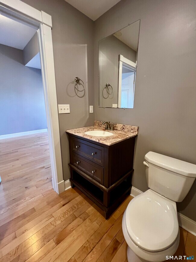 Building Photo - 353 Main St