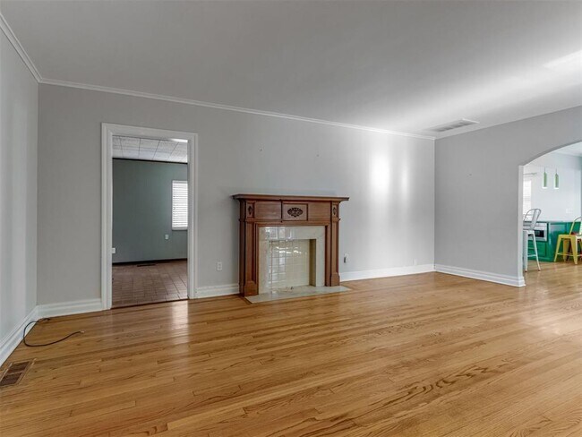 Building Photo - 2933 Cummings Dr