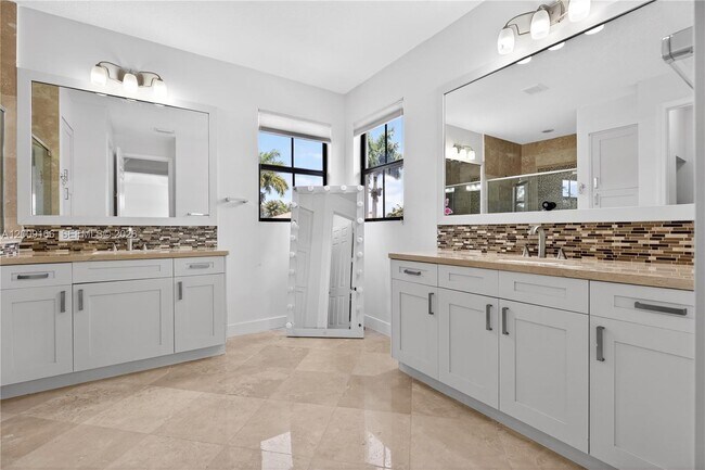 Building Photo - 3765 NW 85th Terrace