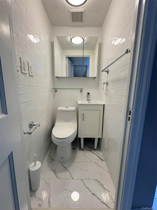 Building Photo - 155 White Rd