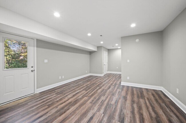 Building Photo - Beautiful 4BR Home with Finished Basement