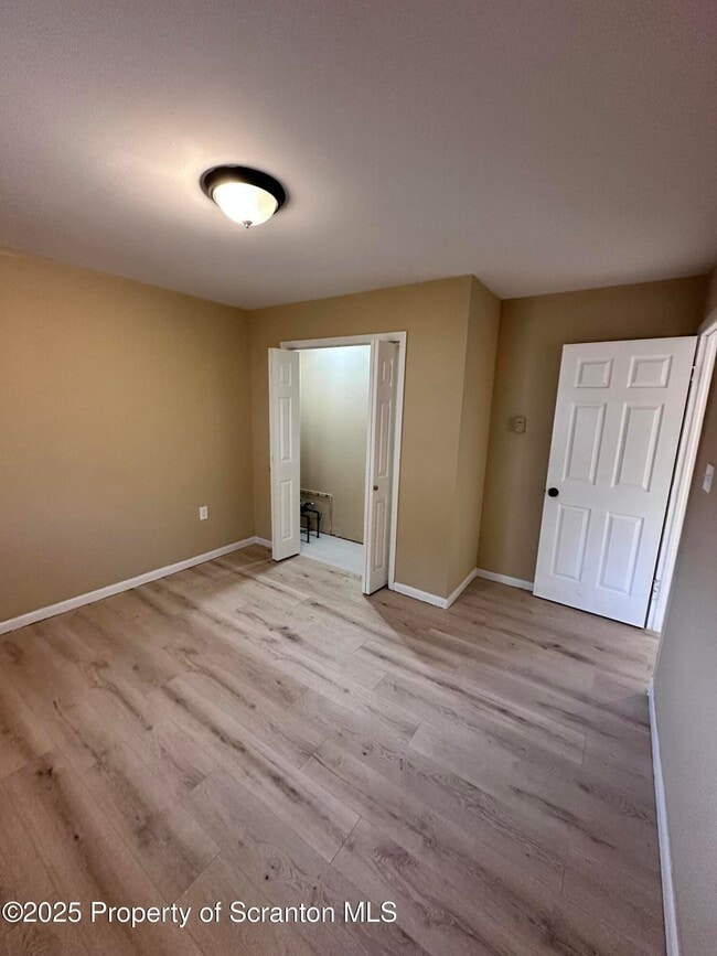 Building Photo - 1215 Lori Dr