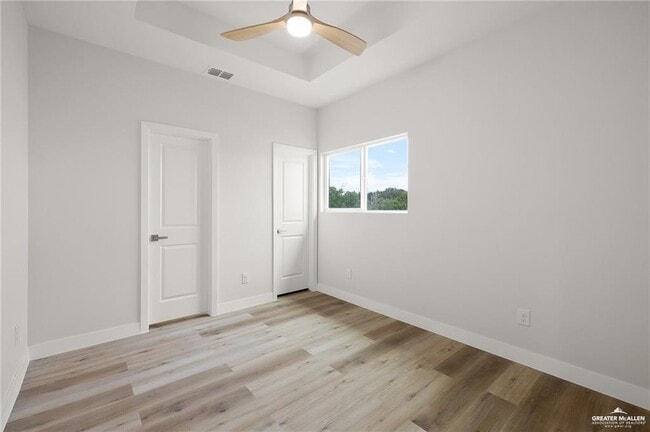 Building Photo - 2615 E Solar Dr