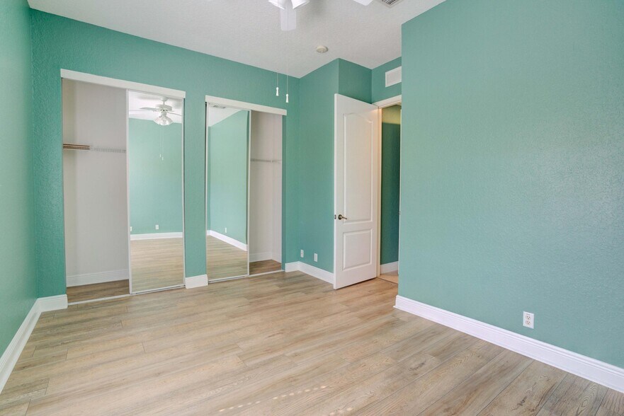 Building Photo - 5113 Artesa Way W