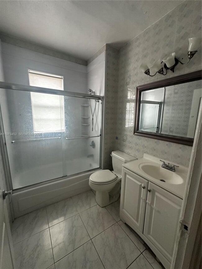 Building Photo - 3401 SW 24th Ter