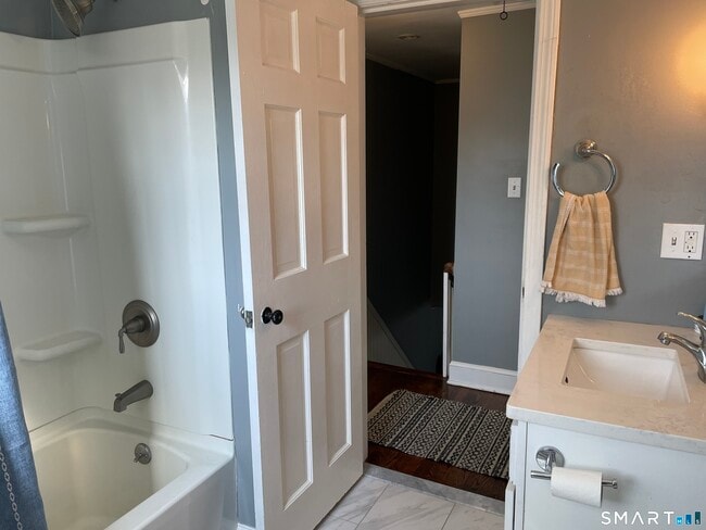 Building Photo - 99 Penn Dr