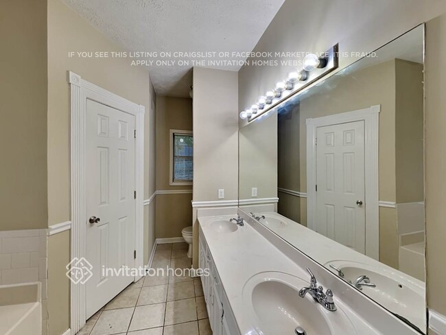 Building Photo - 2041 Flint Hill Dr