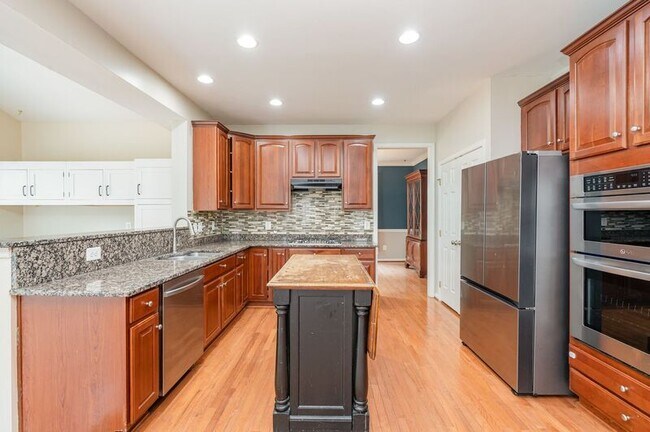 Building Photo - 5990 Parsons Lane
