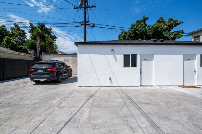 Building Photo - 7233 Normandie Ave