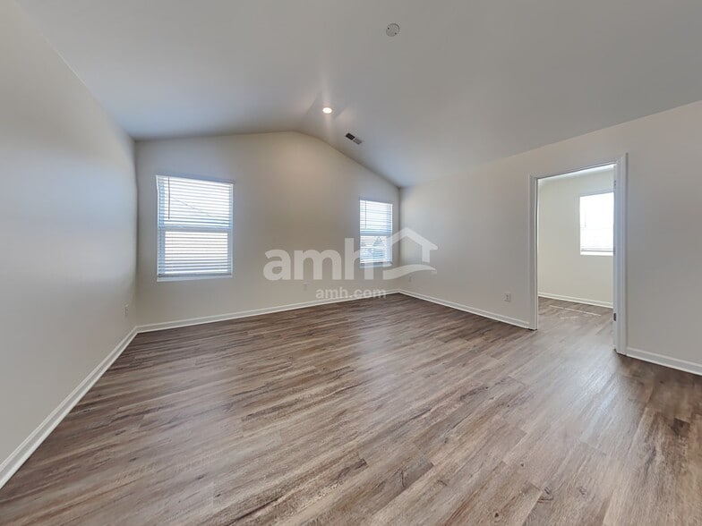 Building Photo - 1329 John Swann St