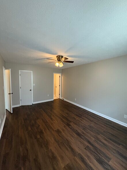 Building Photo - 5030 Benton Rd