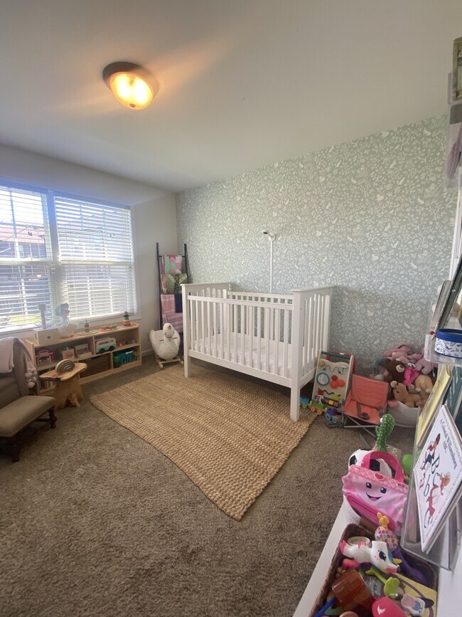 Building Photo - 1053 Castlerock Dr