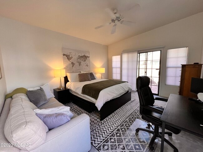 Building Photo - 5848 Bright Star Dr