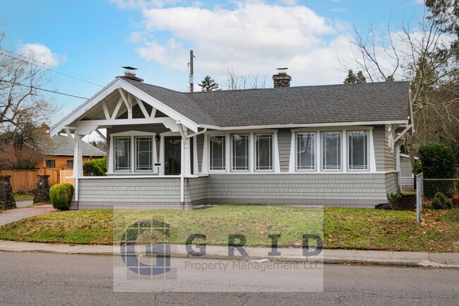 Building Photo - Charming 2 Bedroom Bungalow - Located in C...