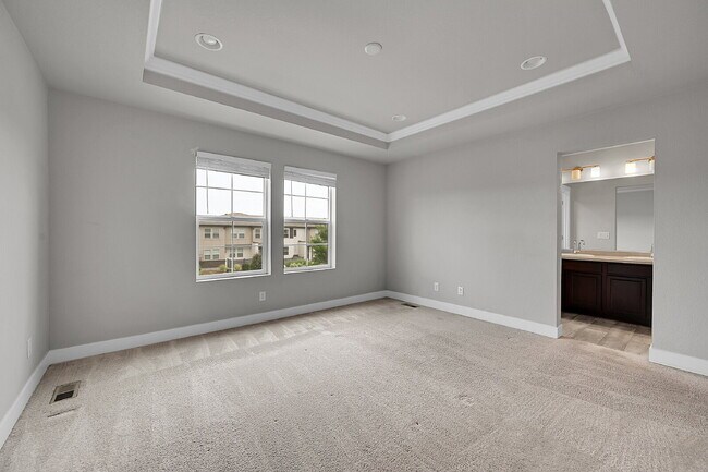 Building Photo - $2,850.00 - 3 Bedrooms, 2.5 Bathrooms, Sin...