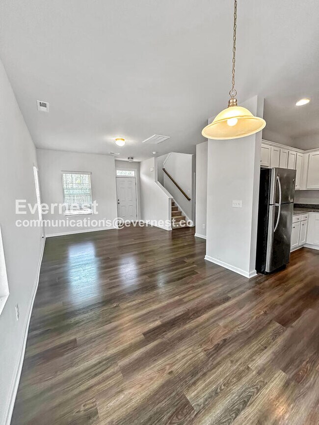 Building Photo - 109 Big Bertha Dr