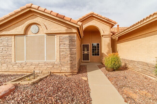 Primary Photo - Great Sun Lakes Iron Oaks Location! 55+ co...