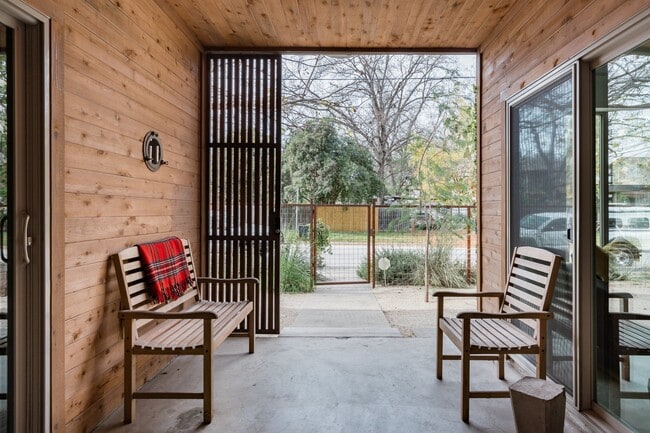 Building Photo - 55 Lynn St