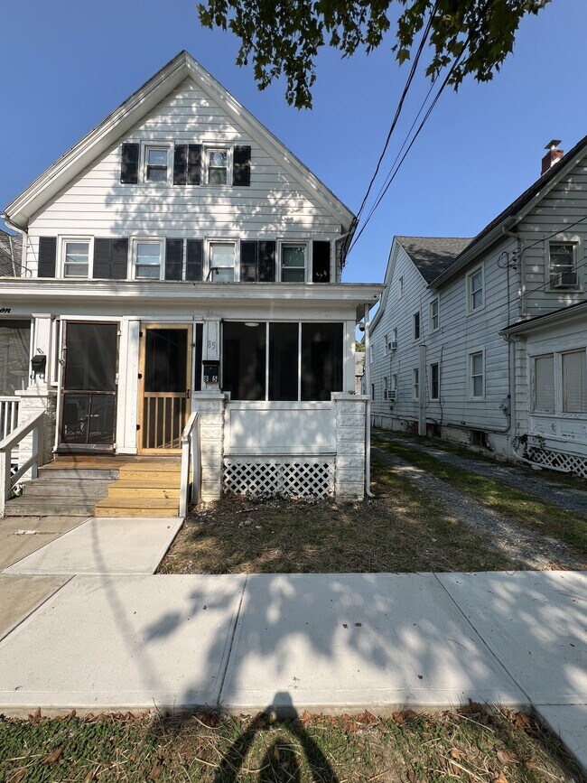 Building Photo - 85 Chestnut St