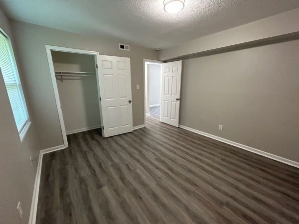 Building Photo - Updated 1bd/1ba in S. Knox