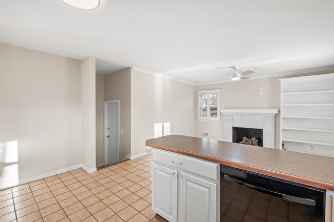 Building Photo - 318 Castleview Dr