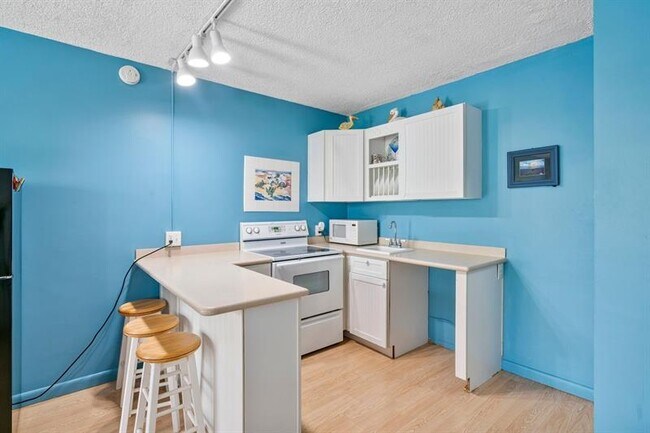 Building Photo - 1480 S Ocean Blvd