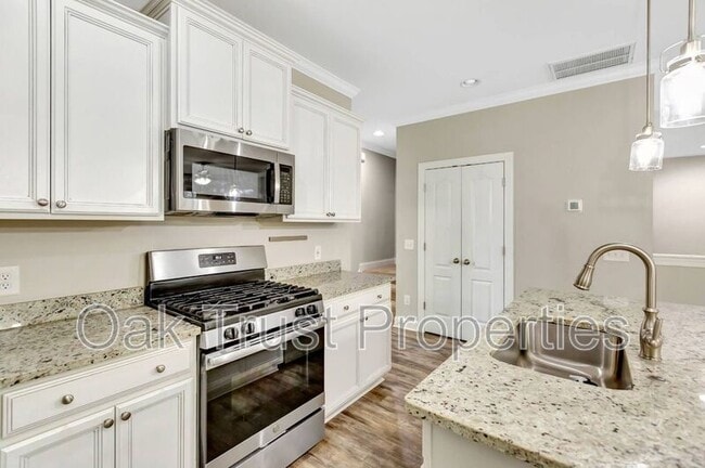 Building Photo - 4120 Rigsby Ln