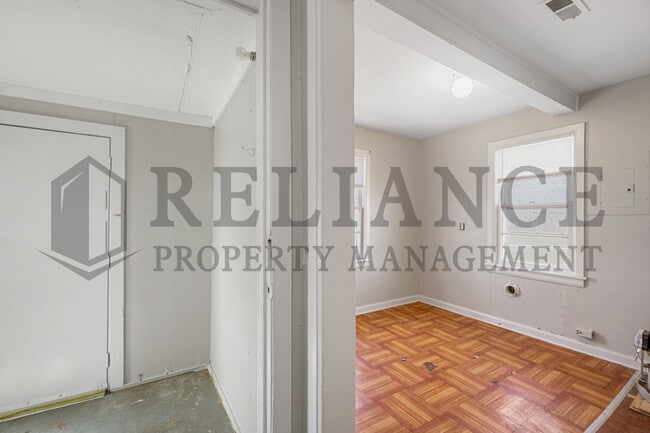 Building Photo - 2225 N Chautauqua St