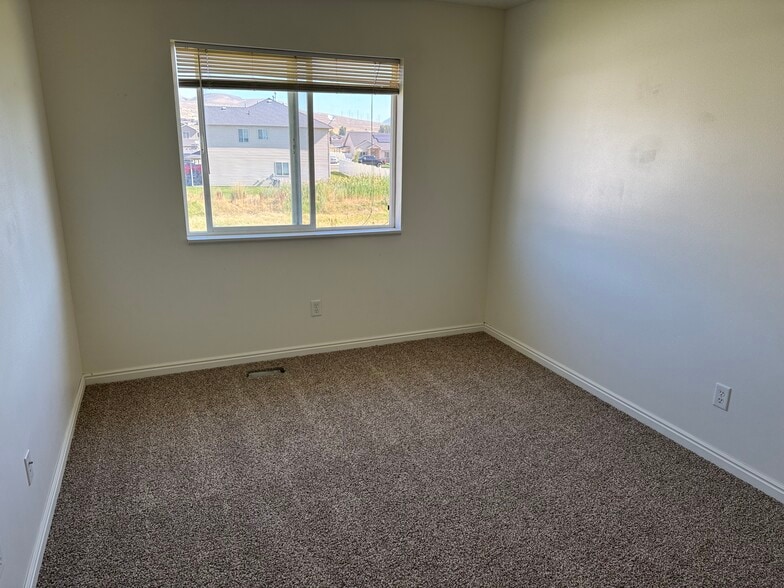Building Photo - 2520 W 450 N