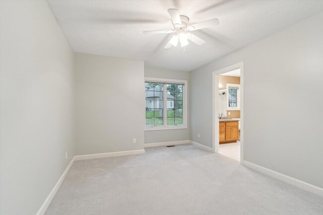 Building Photo - 5279 Thames Ct
