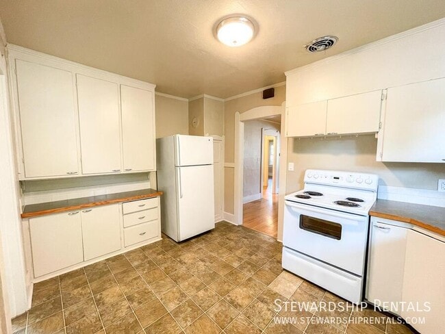 Building Photo - 1745 Olive St